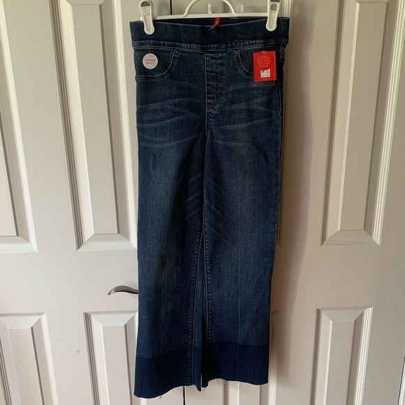 Spanx Cropped Flare Jeans Medium Wash - Picture 2 of 8